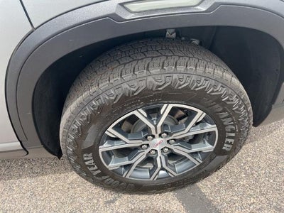 2024 GMC Acadia AWD AT4