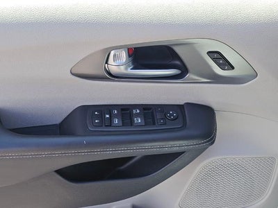 2023 Chrysler Pacifica Touring L FWD