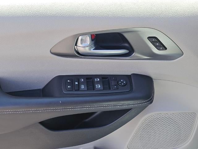 2023 Chrysler Pacifica Touring L FWD