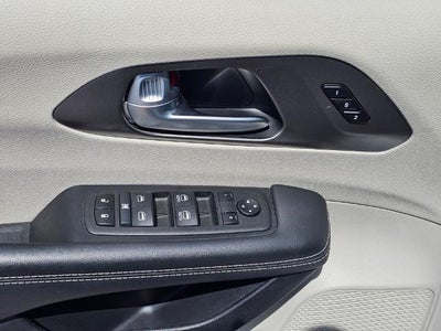 2024 Chrysler Pacifica Touring L FWD