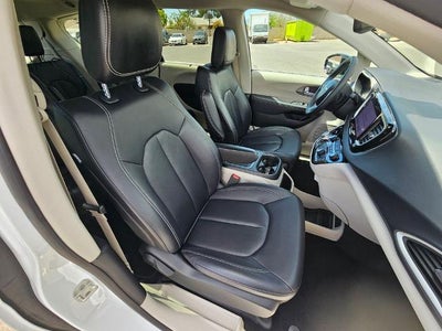 2024 Chrysler Pacifica Touring L FWD