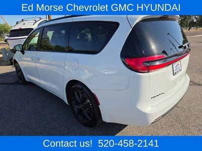 2025 Chrysler Pacifica Limited FWD
