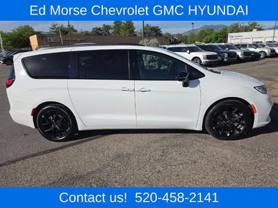 2025 Chrysler Pacifica Limited FWD