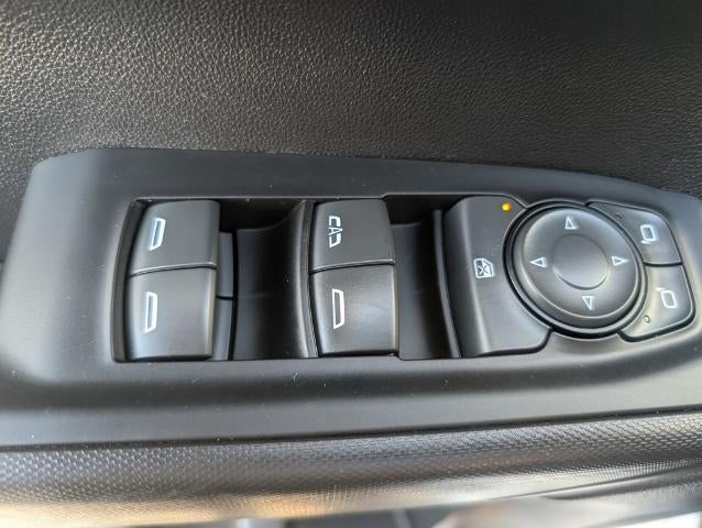 2022 Chevrolet Silverado 1500 Crew Cab Short Box 2-Wheel Drive Custom