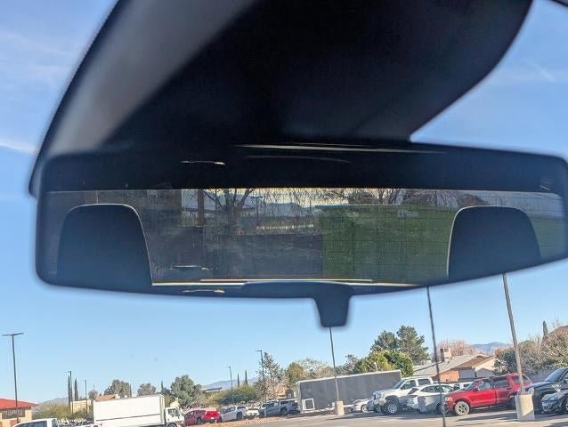 2022 Chevrolet Silverado 1500 Crew Cab Short Box 2-Wheel Drive Custom