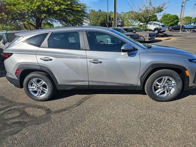 2026 Hyundai TUCSON SE FWD