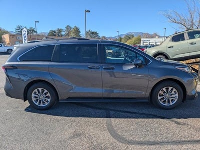 2025 Toyota Sienna LE AWD 8-Passenger (Natl)