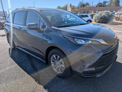 2025 Toyota Sienna LE AWD 8-Passenger (Natl)