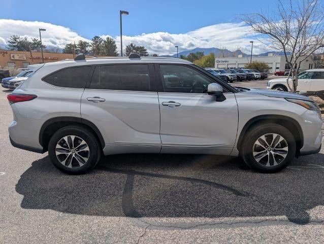2022 Toyota Highlander Hybrid XLE FWD (Natl)