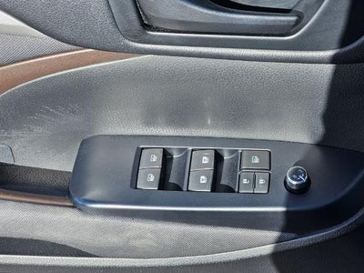 2018 Toyota Highlander LE I4 FWD (Natl)