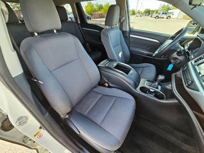 2018 Toyota Highlander LE I4 FWD (Natl)