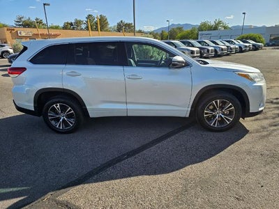 2018 Toyota Highlander LE I4 FWD (Natl)