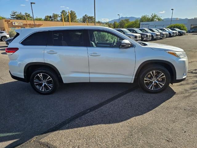 2018 Toyota Highlander LE I4 FWD (Natl)