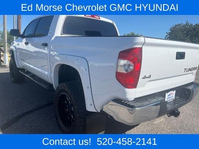 2015 Toyota Tundra 4WD Truck 4WD CrewMax Short Bed 5.7L FFV SR5 (SE)