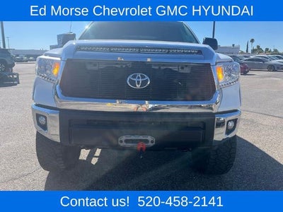 2015 Toyota Tundra 4WD Truck 4WD CrewMax Short Bed 5.7L FFV SR5 (SE)