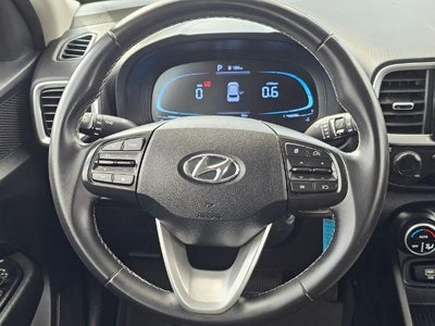2023 Hyundai VENUE SEL IVT